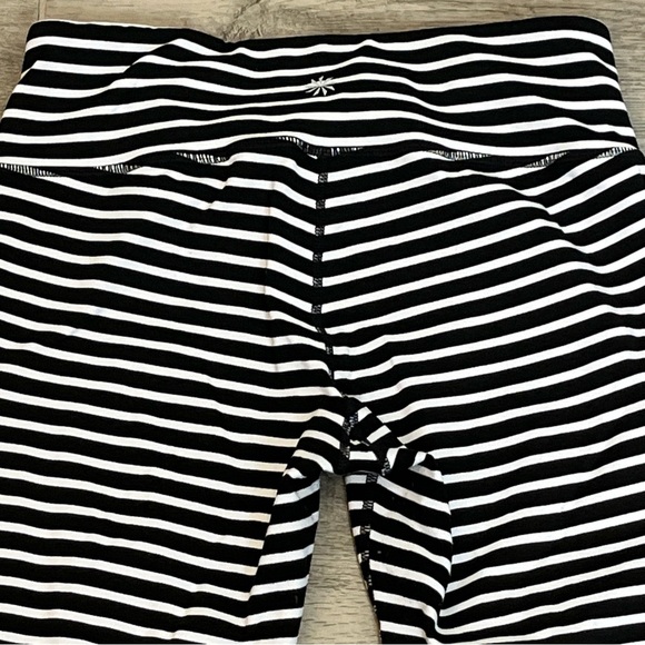 ATHLETA Chaturanga Capri Leggings Black White Striped Size Medium - Picture 5 of 8